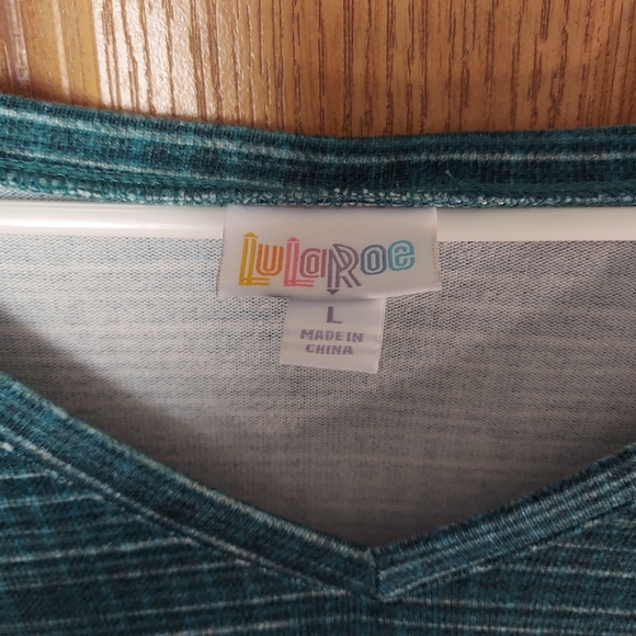 LuLaRoe Elizabeth Tunic - Picture 3 of 3